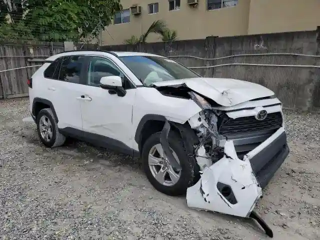 2T3W1RFV8MW160367 2021 TOYOTA RAV4-3