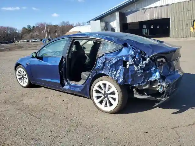 5YJ3E1EB4NF144660 2022 TESLA MODEL 3-1