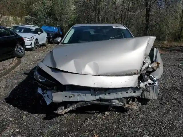 3MZBPACM6PM381186 2023 MAZDA 3-4