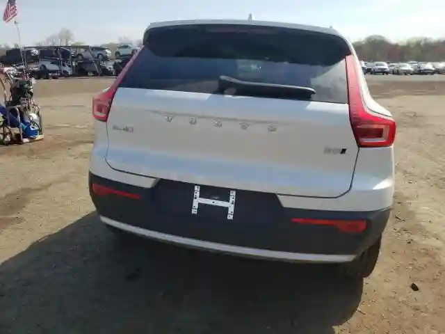 YV4L12UE6S2547385 2025 VOLVO XC40 PLUS-5