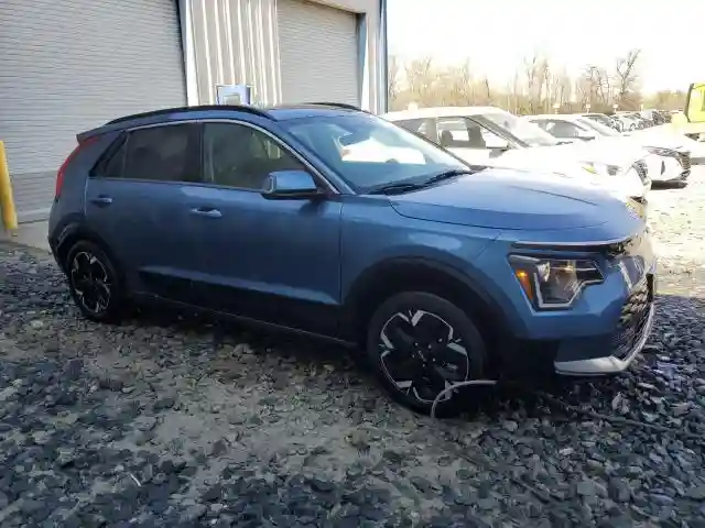 KNDCR3L18P5049372 2023 KIA NIRO WIND-3