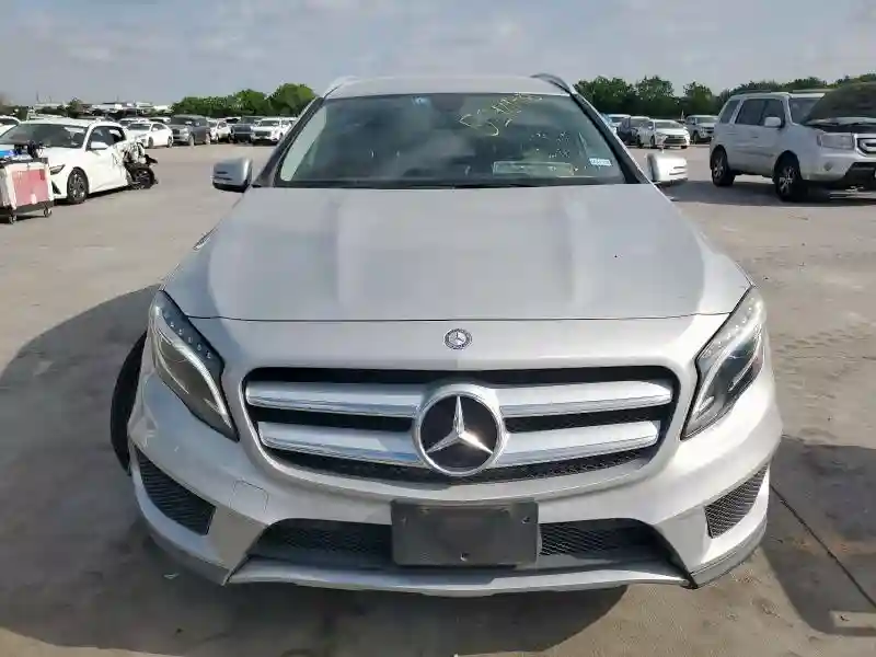 WDCTG4EB4FJ139975 2015 MERCEDES-BENZ GLA-CLASS-4