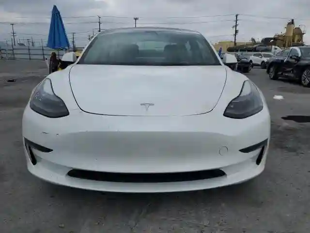 5YJ3E1EA3PF557941 2023 TESLA MODEL 3-4