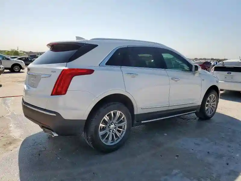 1GYKNBRS3HZ276751 2017 CADILLAC XT5-2