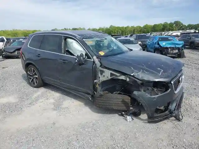 YV4A221K8N1830007 2022 VOLVO XC90-3