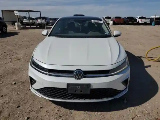 3VW7X7BU1SM044010 2025 VOLKSWAGEN JETTA-4