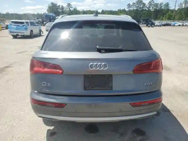 WA1CNAFY0J2056845 2018 AUDI Q5-5