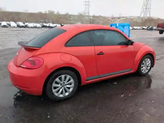 3VWF07AT0GM626549 2016 VOLKSWAGEN BEETLE-2