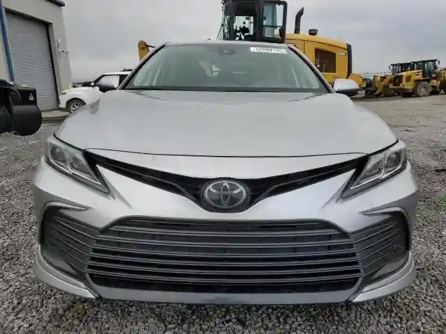 4T1C11AK0MU608899 2021 TOYOTA CAMRY-4