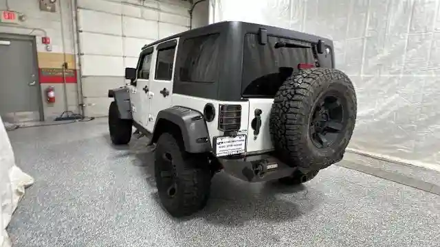 1C4HJWDG0GL258859 2016 JEEP WRANGLER-2