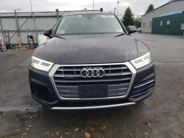 WA1BNAFY2J2247551 2018 AUDI Q5-4