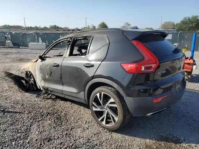 YV4162UM8L2184542 2020 VOLVO XC40-1