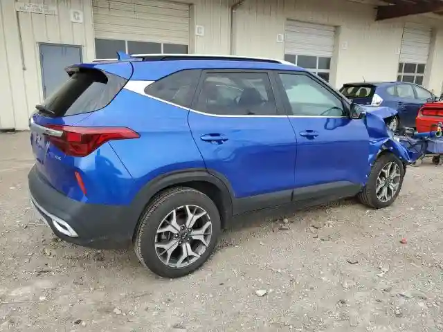 KNDERCAAXM7219257 2021 KIA SELTOS-2