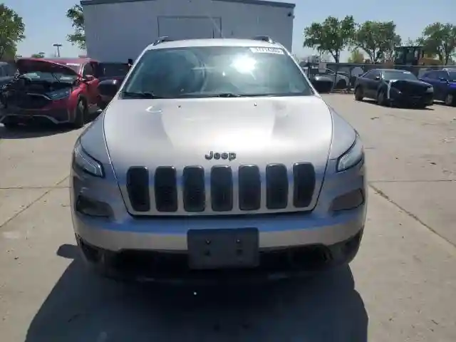 1C4PJLAB3HW573786 2017 JEEP GRAND CHEROKEE-4