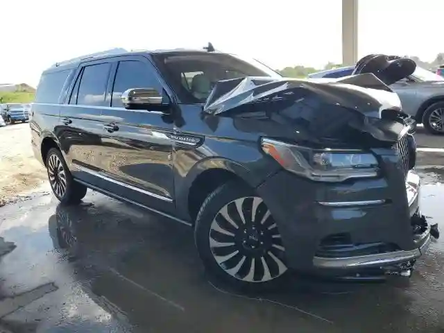 5LMJJ3TG7REL07346 2024 LINCOLN NAVIGATOR-3
