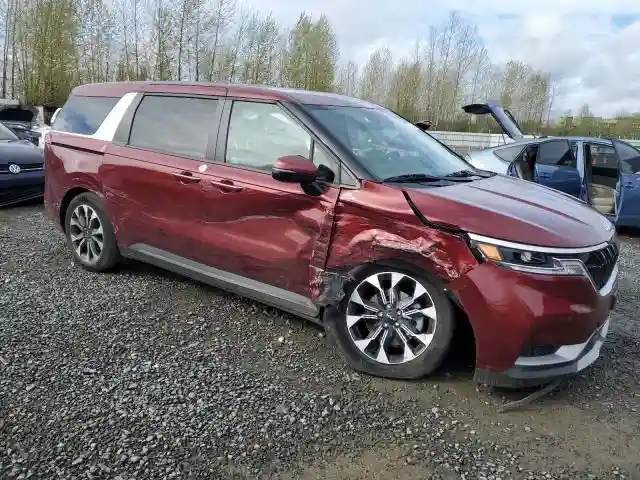 KNDNC5H38P6296160 2023 KIA CARNIVAL E-3