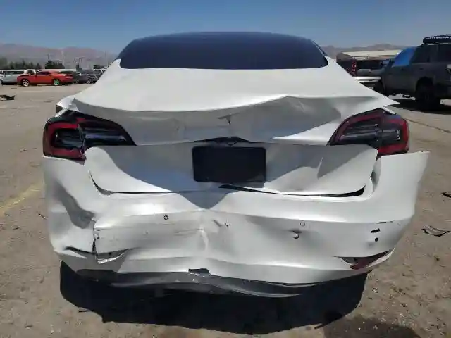 5YJ3E1EA1KF327193 2019 TESLA MODEL 3-5
