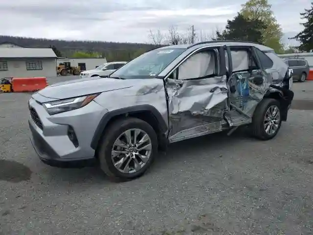2T3A1RFV2NC295244 2022 TOYOTA RAV4-0