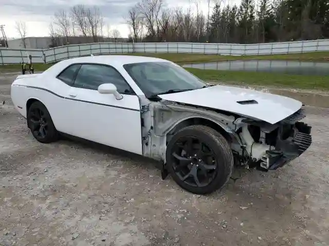 2C3CDZAGXGH245240 2016 DODGE CHALLENGER-3