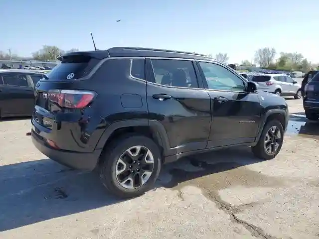 3C4NJDDB9JT270161 2018 JEEP COMPASS-2