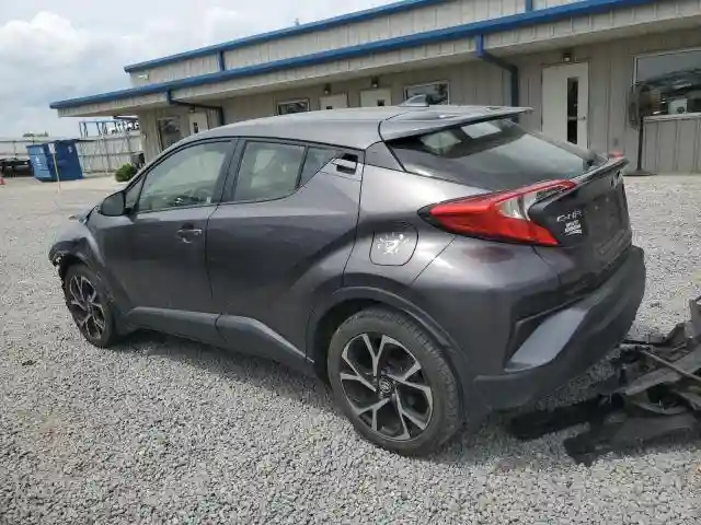 JTNKHMBX2J1011026 2018 TOYOTA C-HR-1