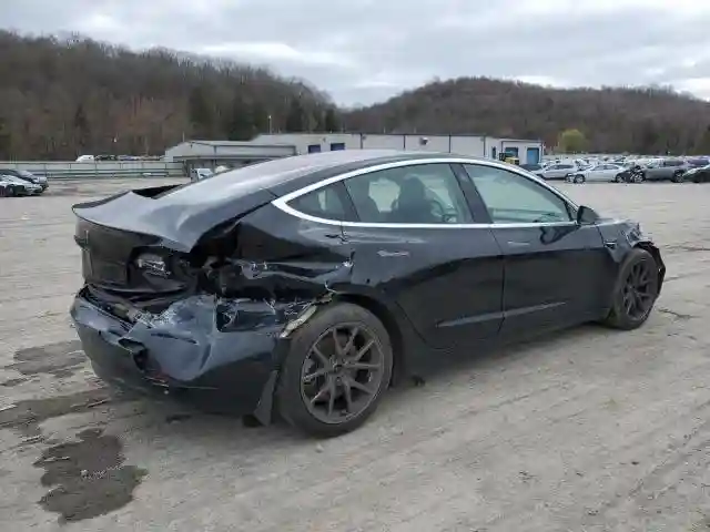 5YJ3E1EAXKF305127 2019 TESLA MODEL 3-2