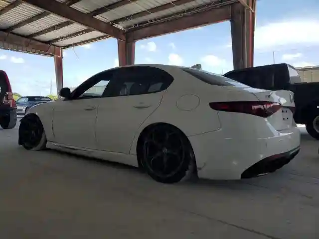 ZARFAECN3H7542567 2017 ALFA ROMEO GIULIA-1