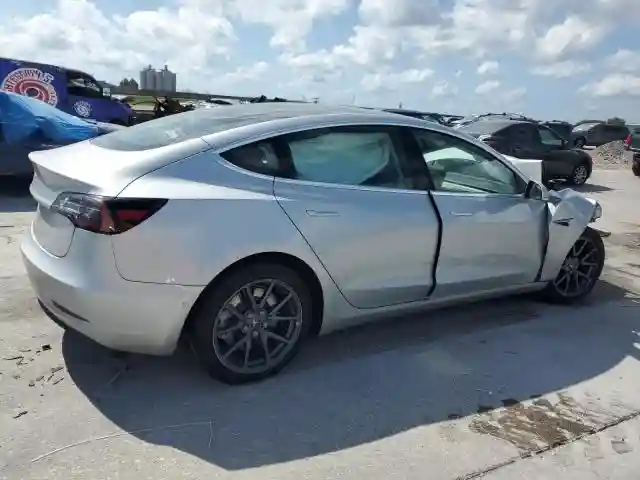 5YJ3E1EAXJF061283 2018 TESLA MODEL 3-2