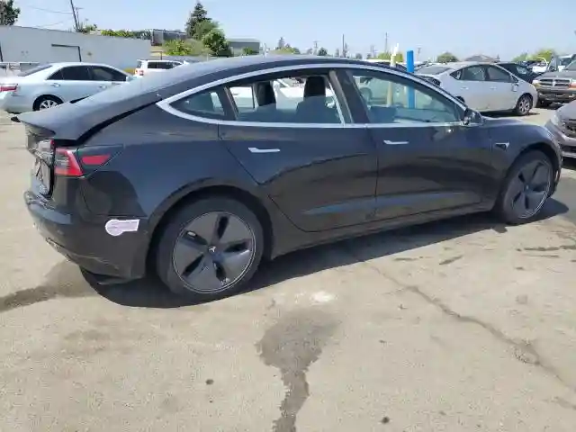 5YJ3E1EA7JF172373 2018 TESLA MODEL 3-2