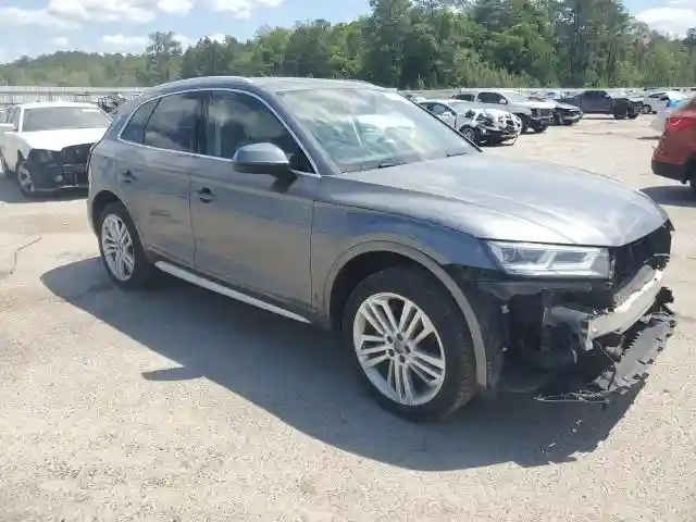 WA1CNAFY0J2056845 2018 AUDI Q5-3