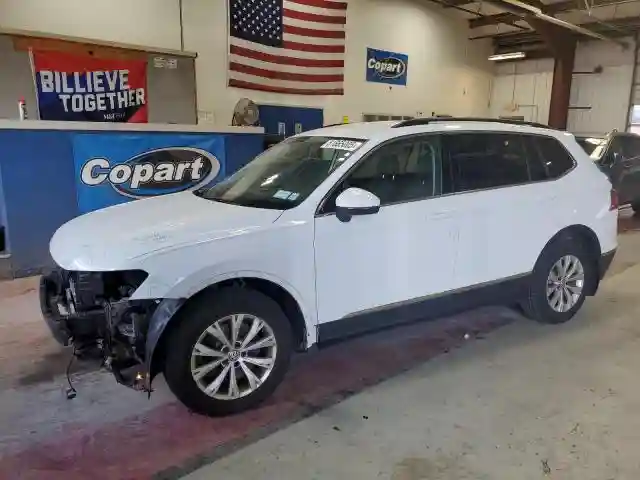 3VV2B7AX8JM097598 2018 VOLKSWAGEN TIGUAN-0