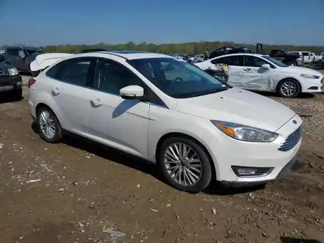 1FADP3J21JL294061 2018 FORD FOCUS-3