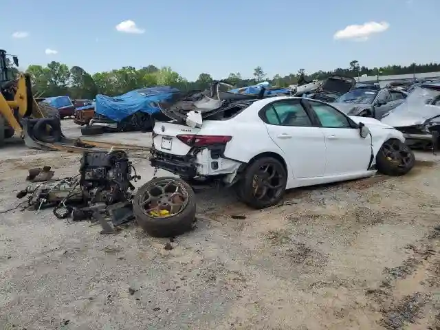 ZARFAEEN7J7567295 2018 ALFA ROMEO GIULIA-2