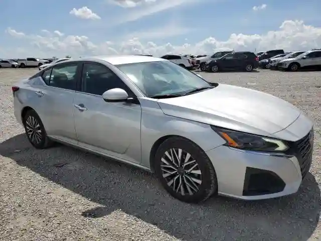 1N4BL4DV3PN308201 2023 NISSAN ALTIMA-3