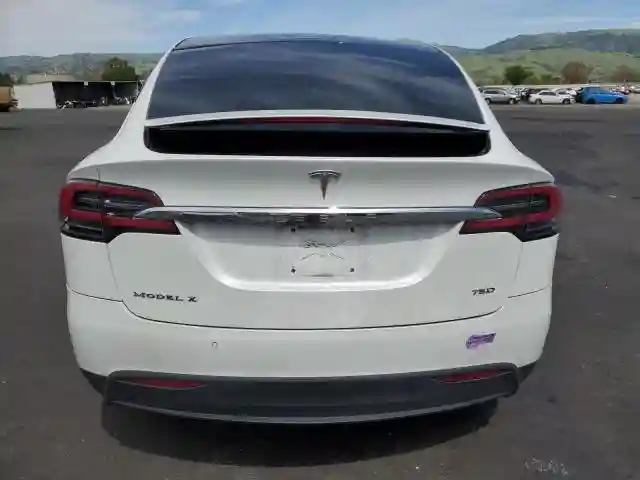 5YJXCAE29JF136278 2018 TESLA MODEL X-5