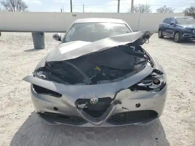 ZARFAEDN3H7550764 2017 ALFA ROMEO GIULIA-4