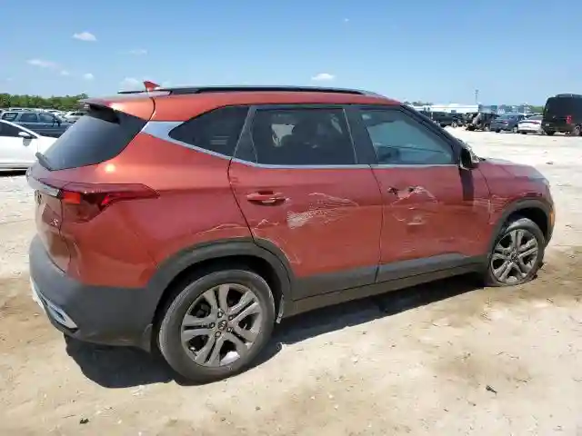 KNDEU2AA6M7126986 2021 KIA SELTOS-2