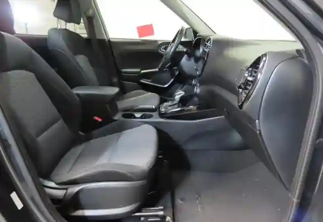 KNDJ33AU4P7203134 2023 KIA SOUL-4