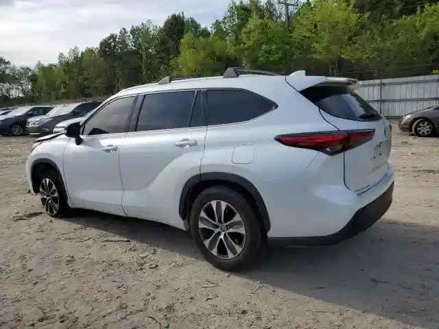 5TDGZRAH5NS544477 2022 TOYOTA HIGHLANDER-1
