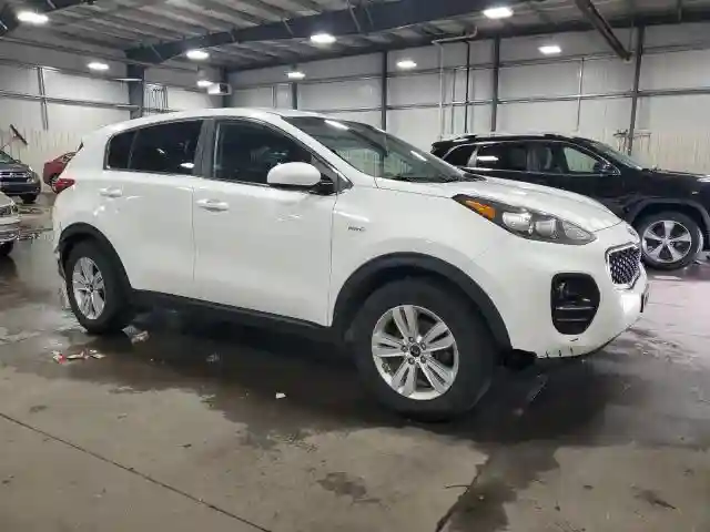 KNDPMCAC8J7478379 2018 KIA SPORTAGE-3