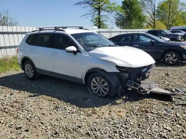 3VV2B7AX2JM026803 2018 VOLKSWAGEN TIGUAN-3