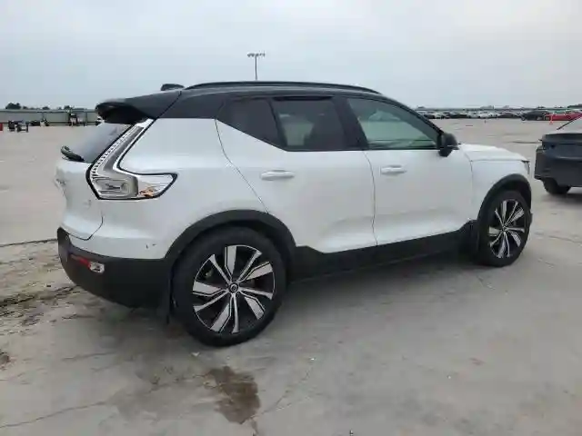 YV4ED3UR8M2611762 2021 VOLVO XC40-2