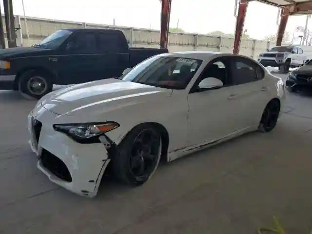 ZARFAECN3H7542567 2017 ALFA ROMEO GIULIA-0