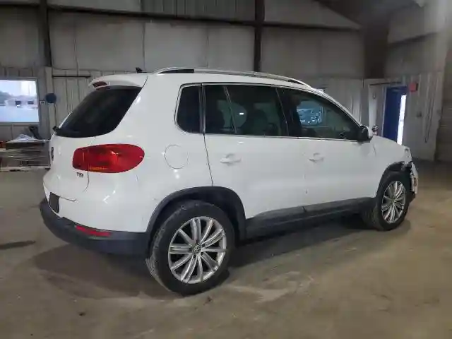 WVGAV7AXXGW557852 2016 VOLKSWAGEN TIGUAN-2