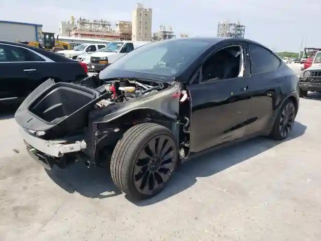 7SAYGDEF9PF947667 2023 TESLA MODEL Y-0