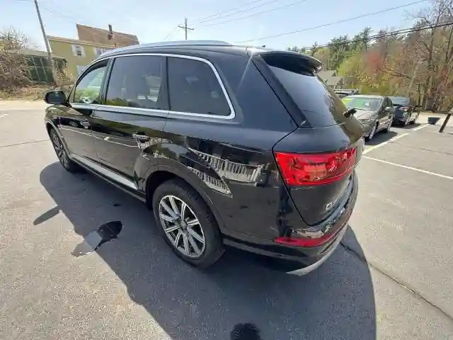 WA1LAAF75HD025575 2017 AUDI Q7-1