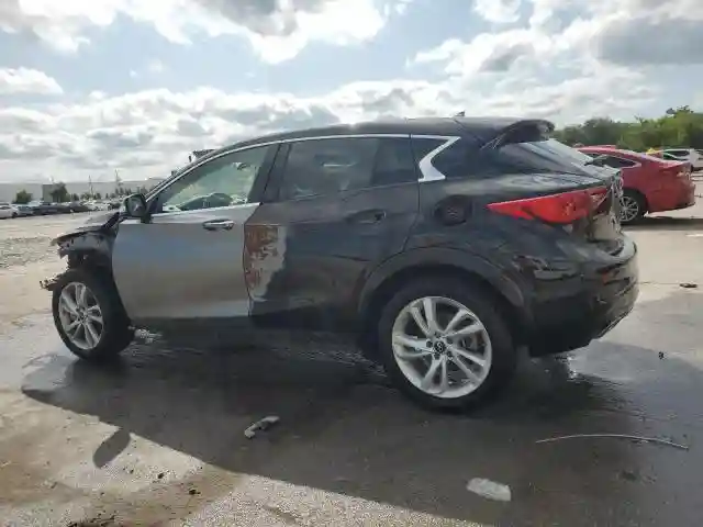 SJKCH5CP2JA051648 2018 INFINITI QX30-1