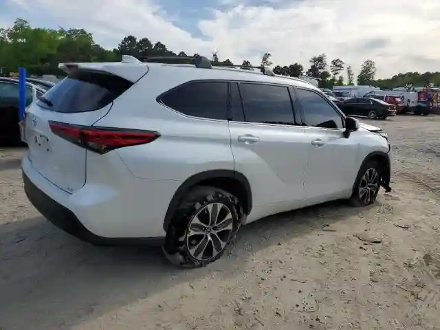 5TDGZRAH5NS544477 2022 TOYOTA HIGHLANDER-2