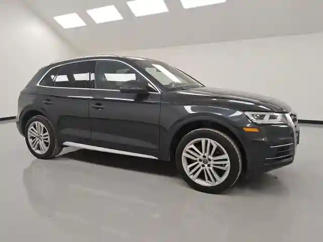 WA1CNAFY3J2031860 2018 AUDI Q5-3