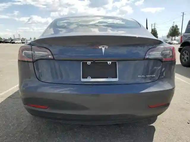 5YJ3E1EB1KF365368 2019 TESLA MODEL 3-5